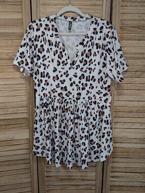 Allegrace Leopard Print Short Sleeve Women's Top - White & Brown Size 1X